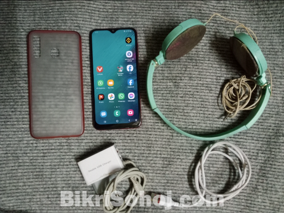 Samsung Galaxy A30